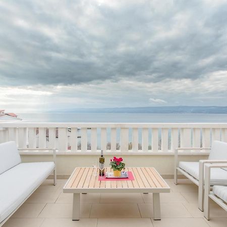 Apartments Kadenca Омиш Экстерьер фото