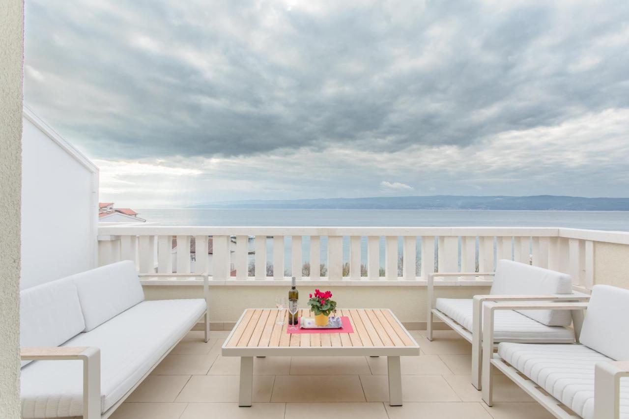 Apartments Kadenca Омиш Экстерьер фото