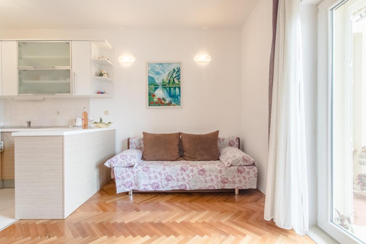 Apartments Kadenca Омиш Экстерьер фото