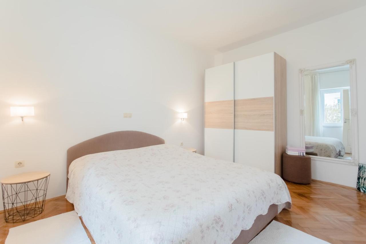 Apartments Kadenca Омиш Экстерьер фото