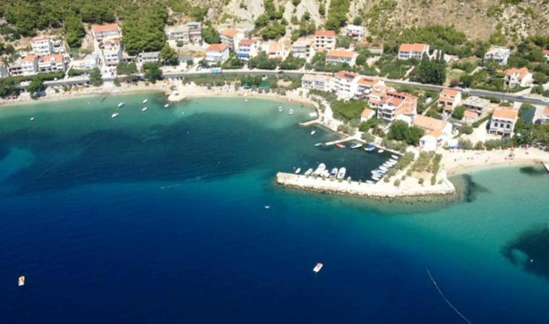 Apartments Kadenca Омиш Экстерьер фото
