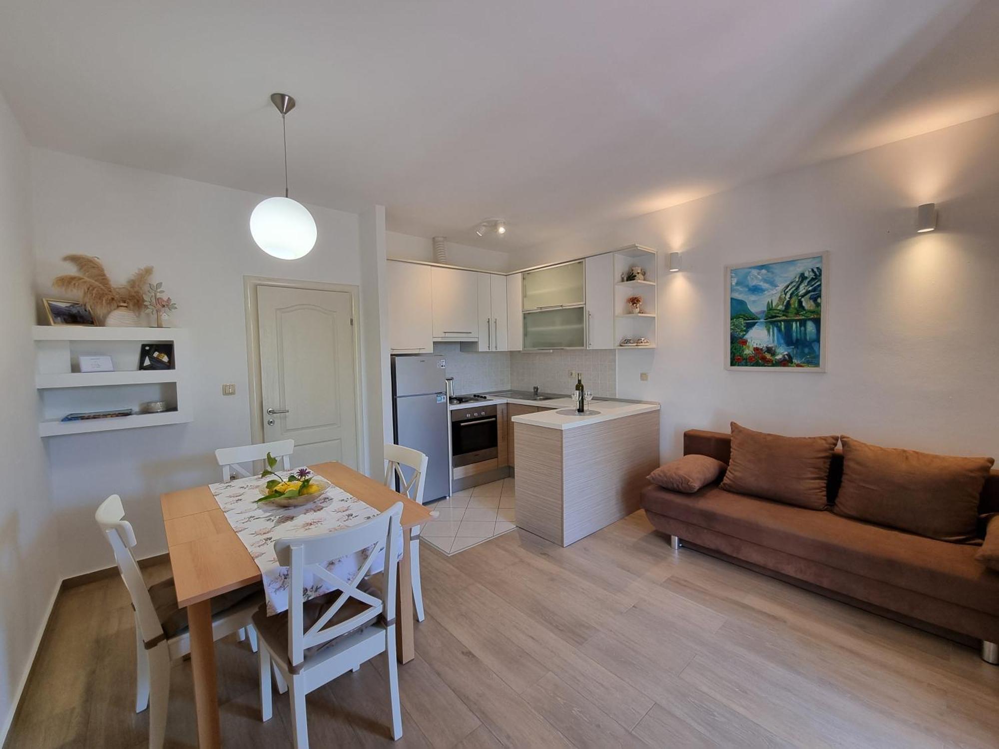 Apartments Kadenca Омиш Экстерьер фото