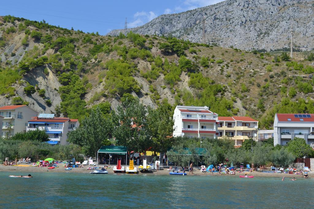 Apartments Kadenca Омиш Экстерьер фото