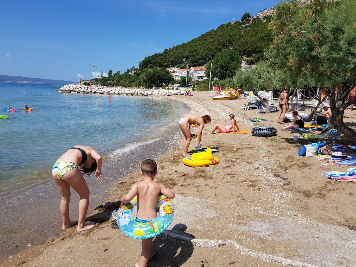 Apartments Kadenca Омиш Экстерьер фото